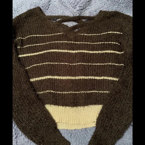 Black and silver sweater - Picture 1 of 3